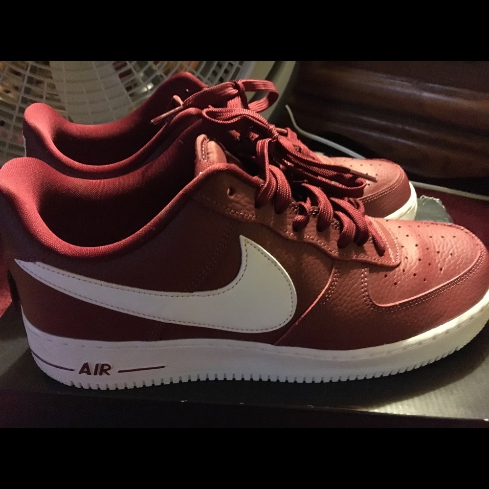 Nike Air Force 1 07 LV8 NBA Pack Team Red White Pr